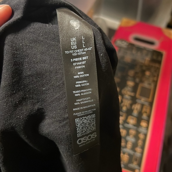 (7) Razor Back Tanks - Picture 6 of 6